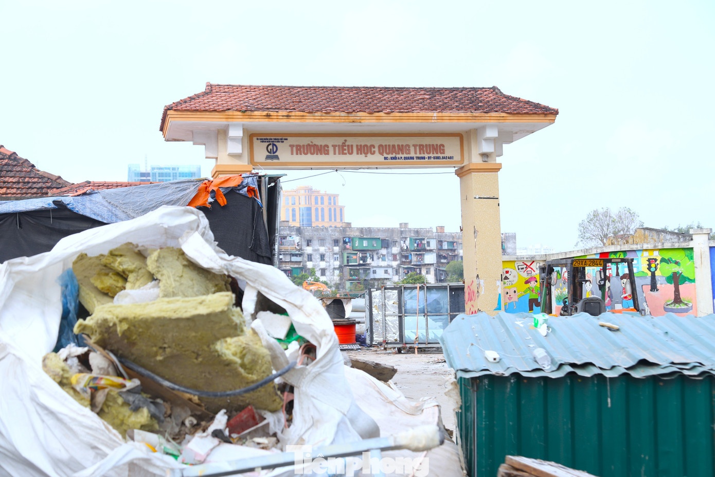 Pha truong cu, truong moi con tren giay, co tro chat vat di 'o tro' hinh anh