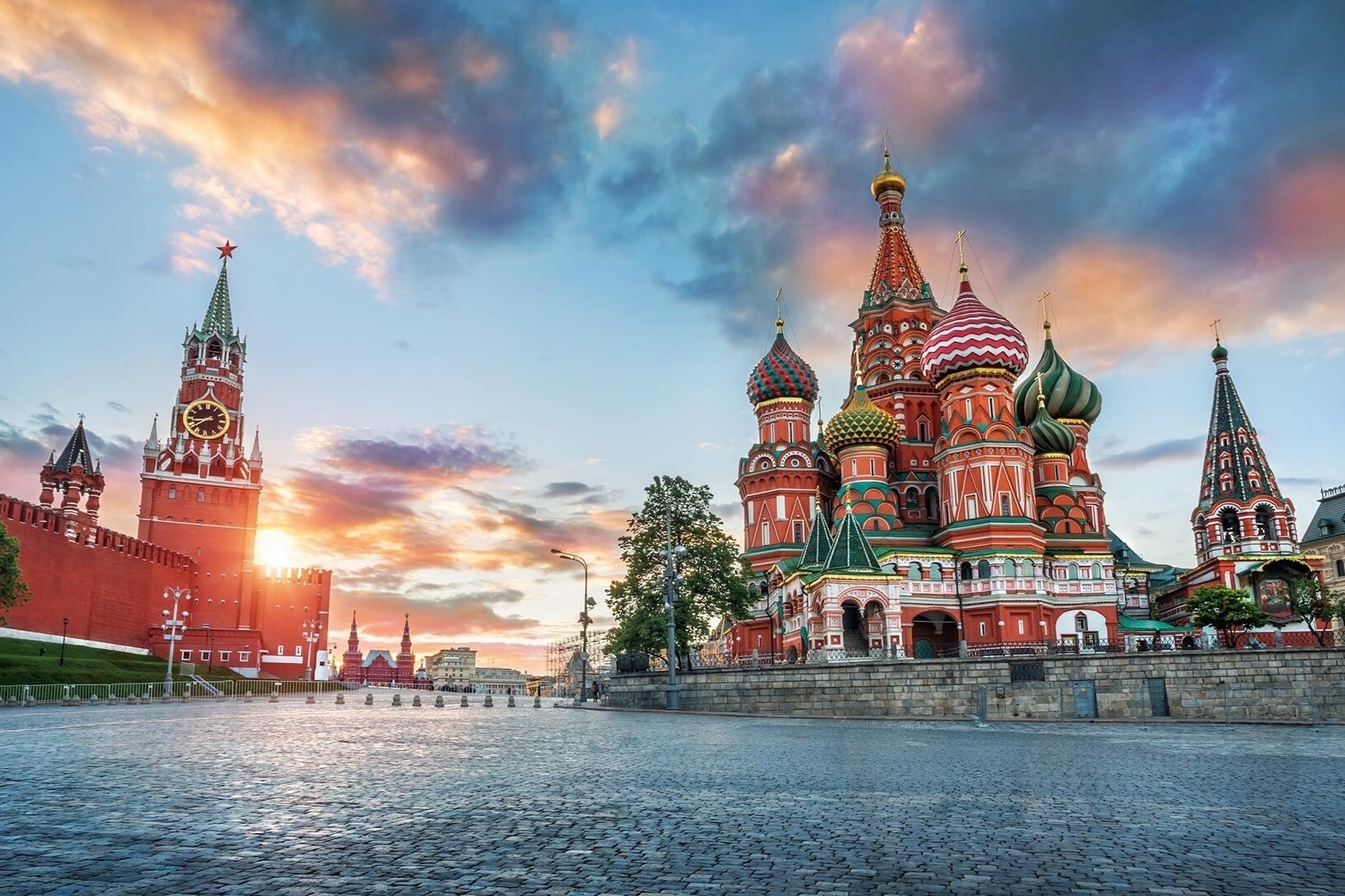 5 quoc gia 'thong tri' dien tich Trai Dat hinh anh