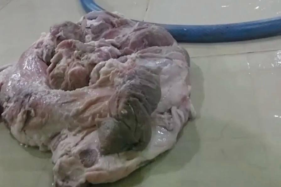 Vu nghi thit ban tuon vao truong hoc: So ATTP TP.HCM len tieng hinh anh