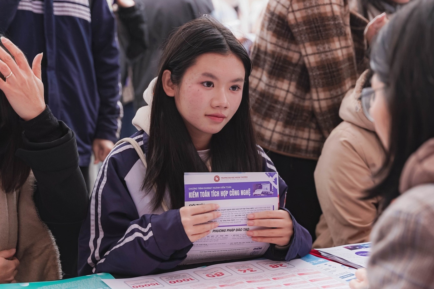 Lac loi giua ‘ma tran’ ky thi rieng hinh anh