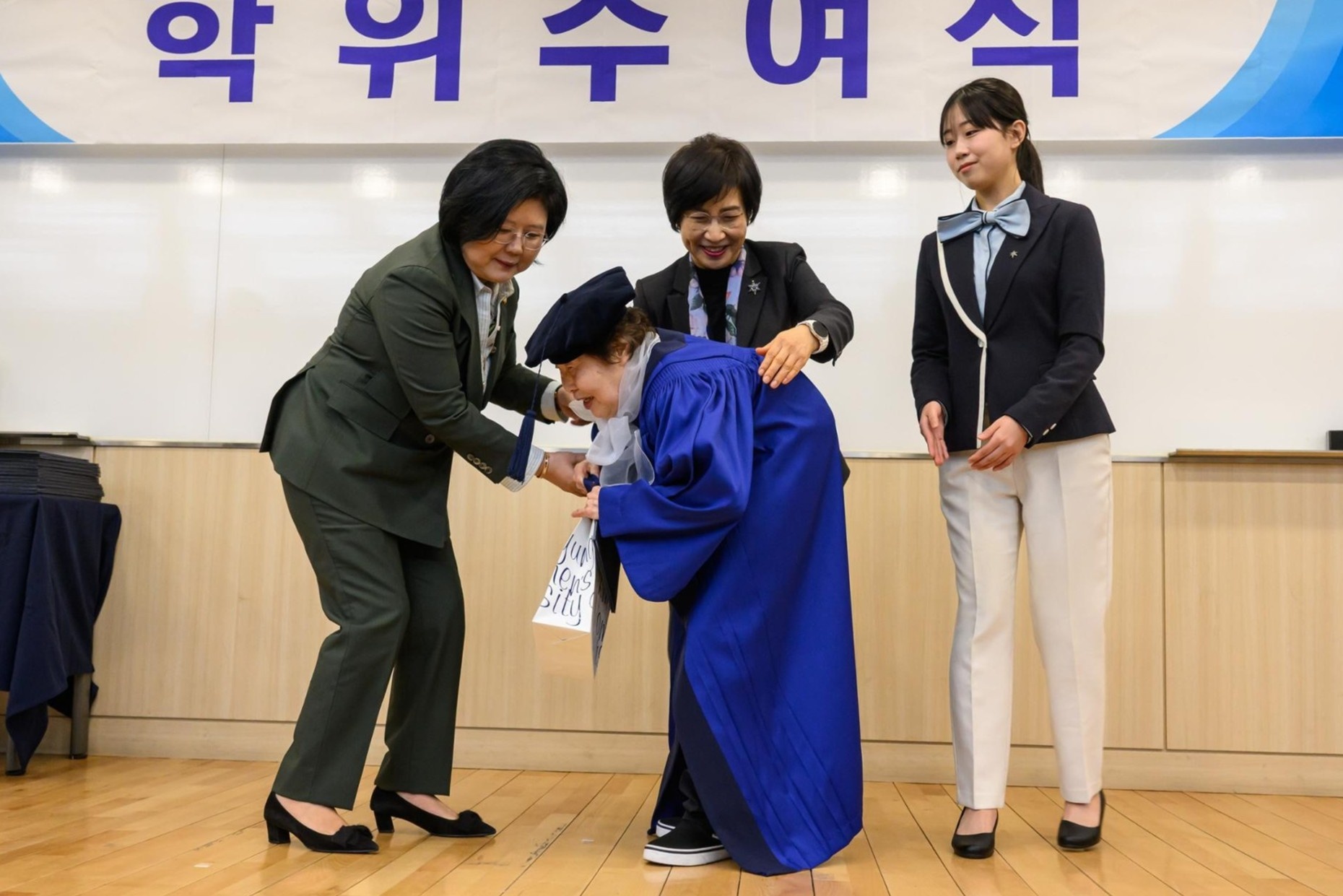 Ba cu 85 tuoi thanh cu nhan lon tuoi nhat Han Quoc hinh anh