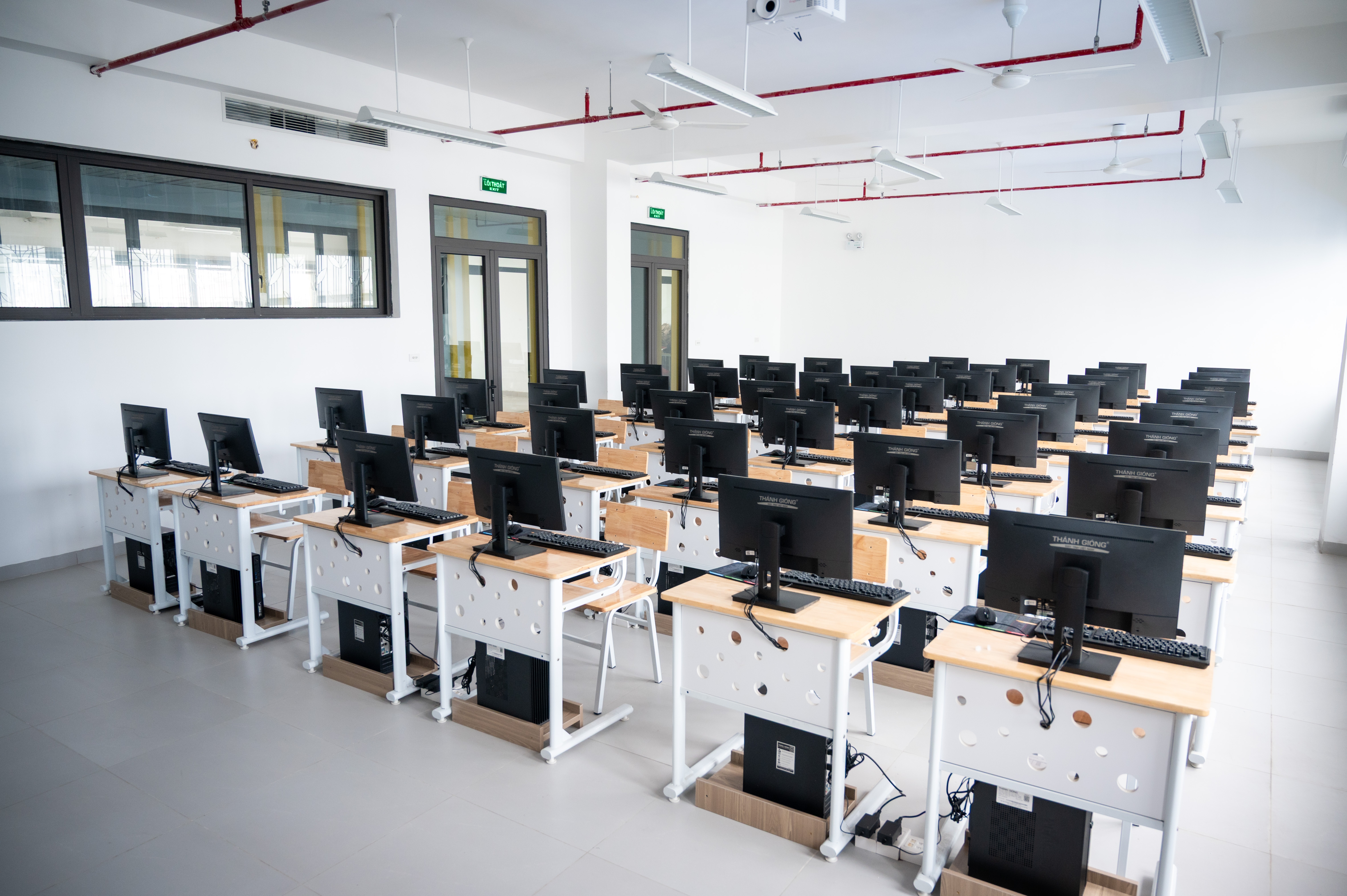 trường THPT ảnh 11