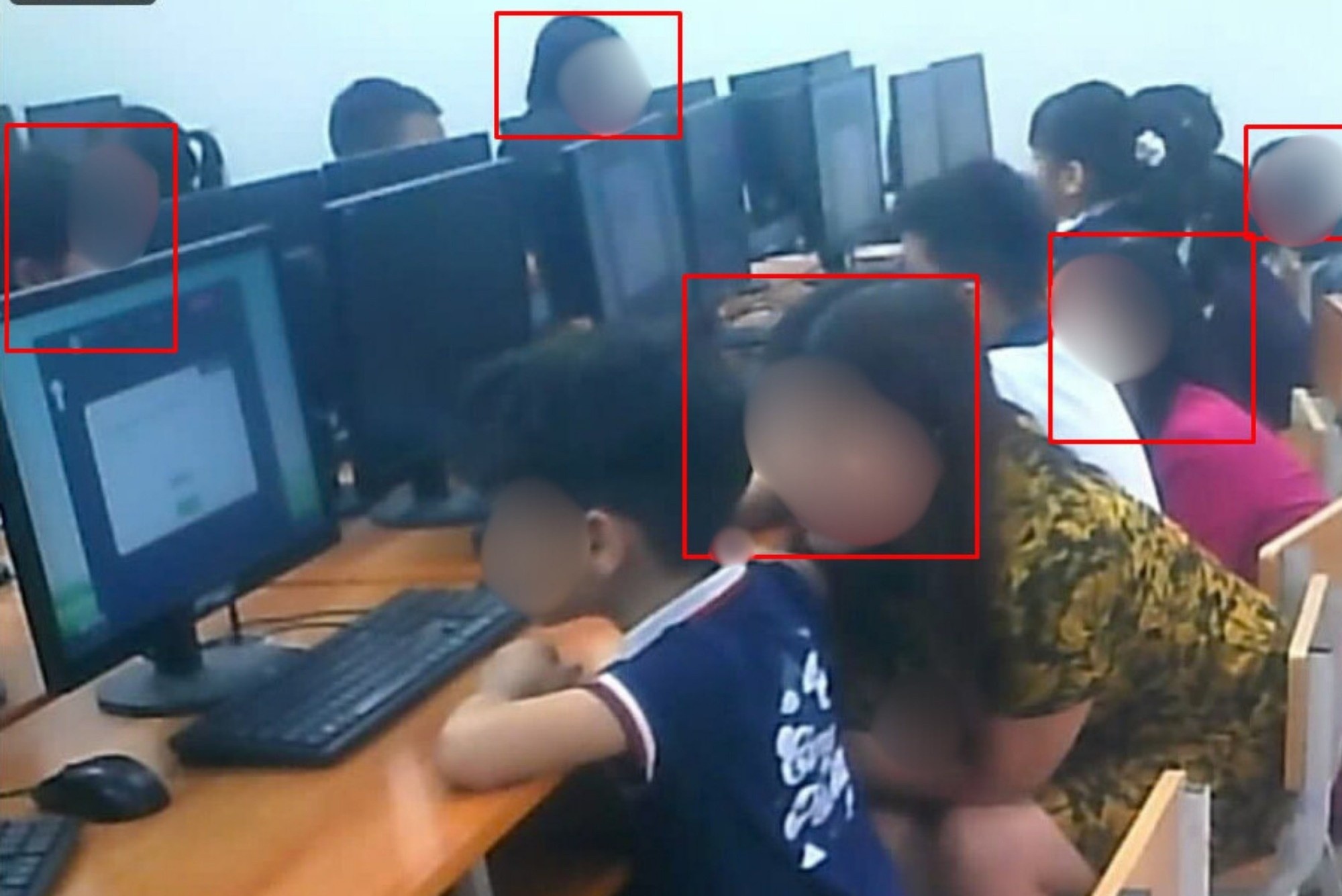 Giam thi gian lan nhac bai thi sinh, phat tan de thi VioEdu hinh anh