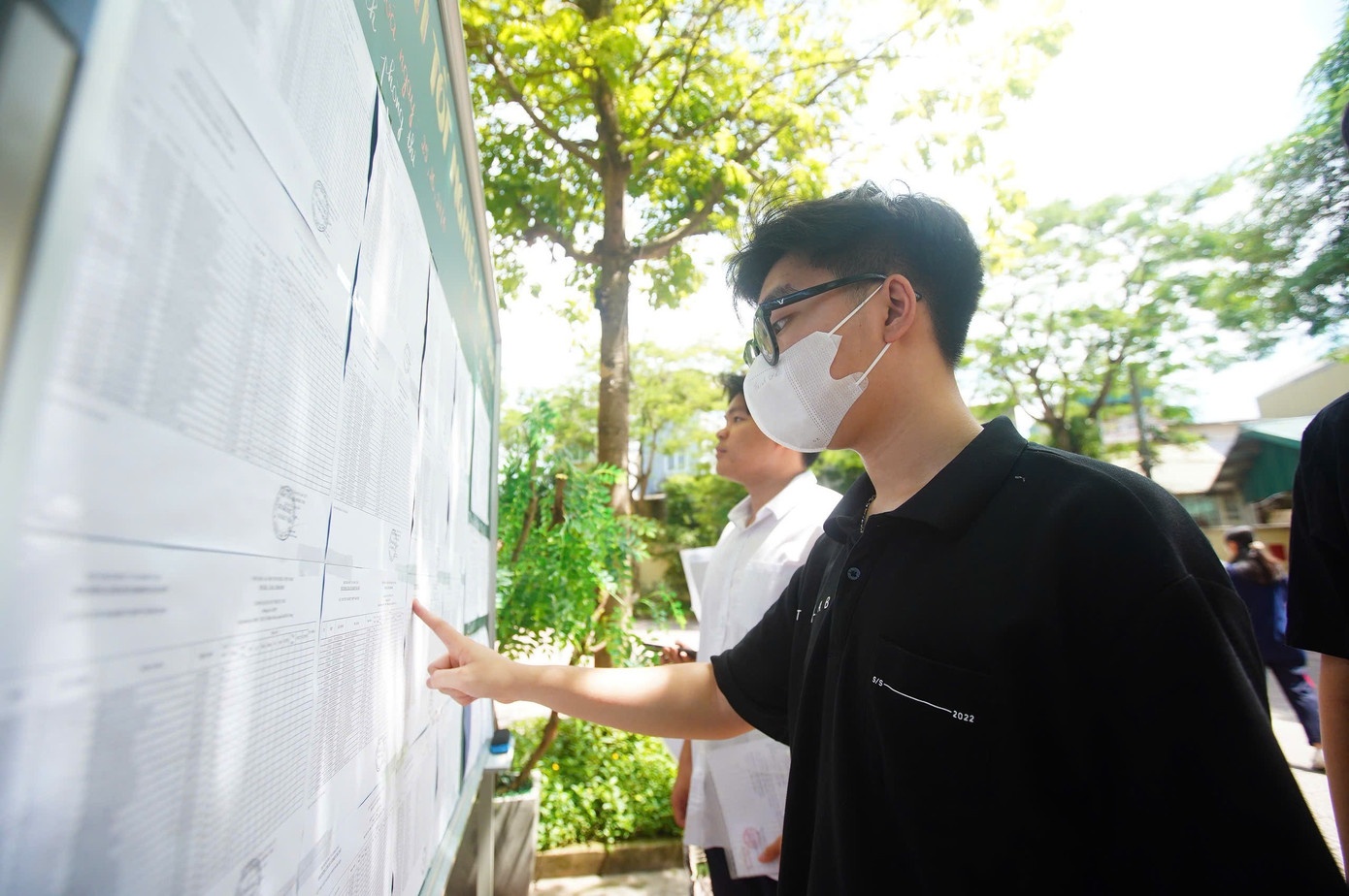 Siet cham phuc khao thi tot nghiep THPT nam 2026 hinh anh