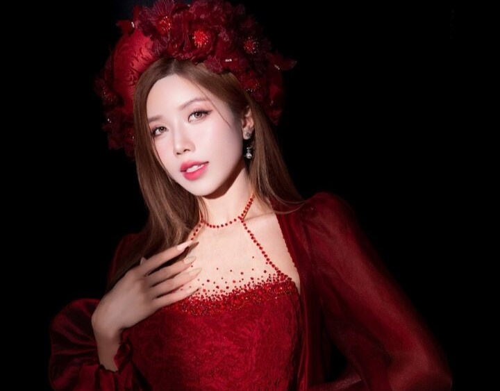 Hoc van cua nu ca si Viet sang Trung Quoc thi 'Dap gio' hinh anh