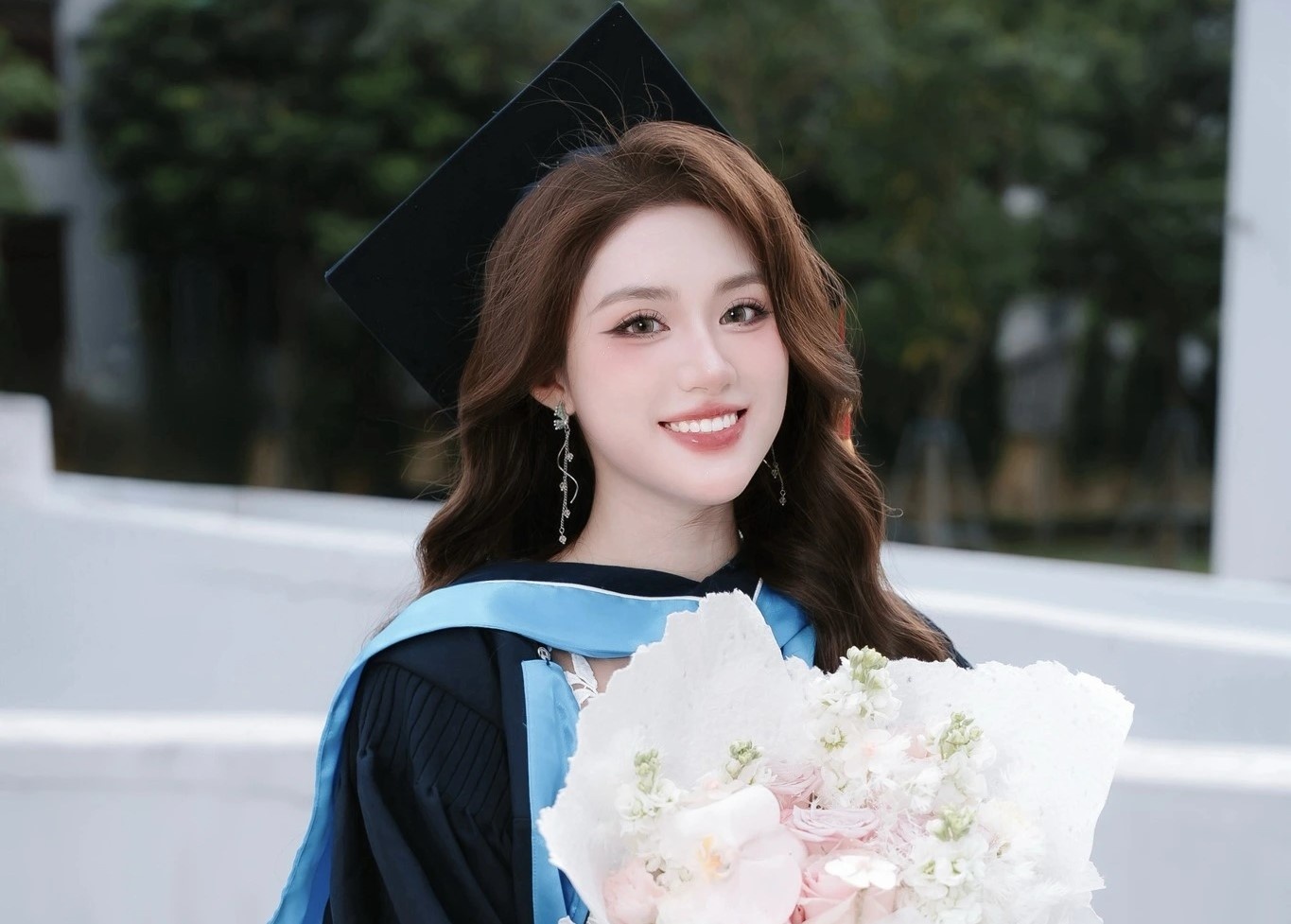 Nhung hoa hau, a hau Viet so huu bang diem 'vang' hinh anh