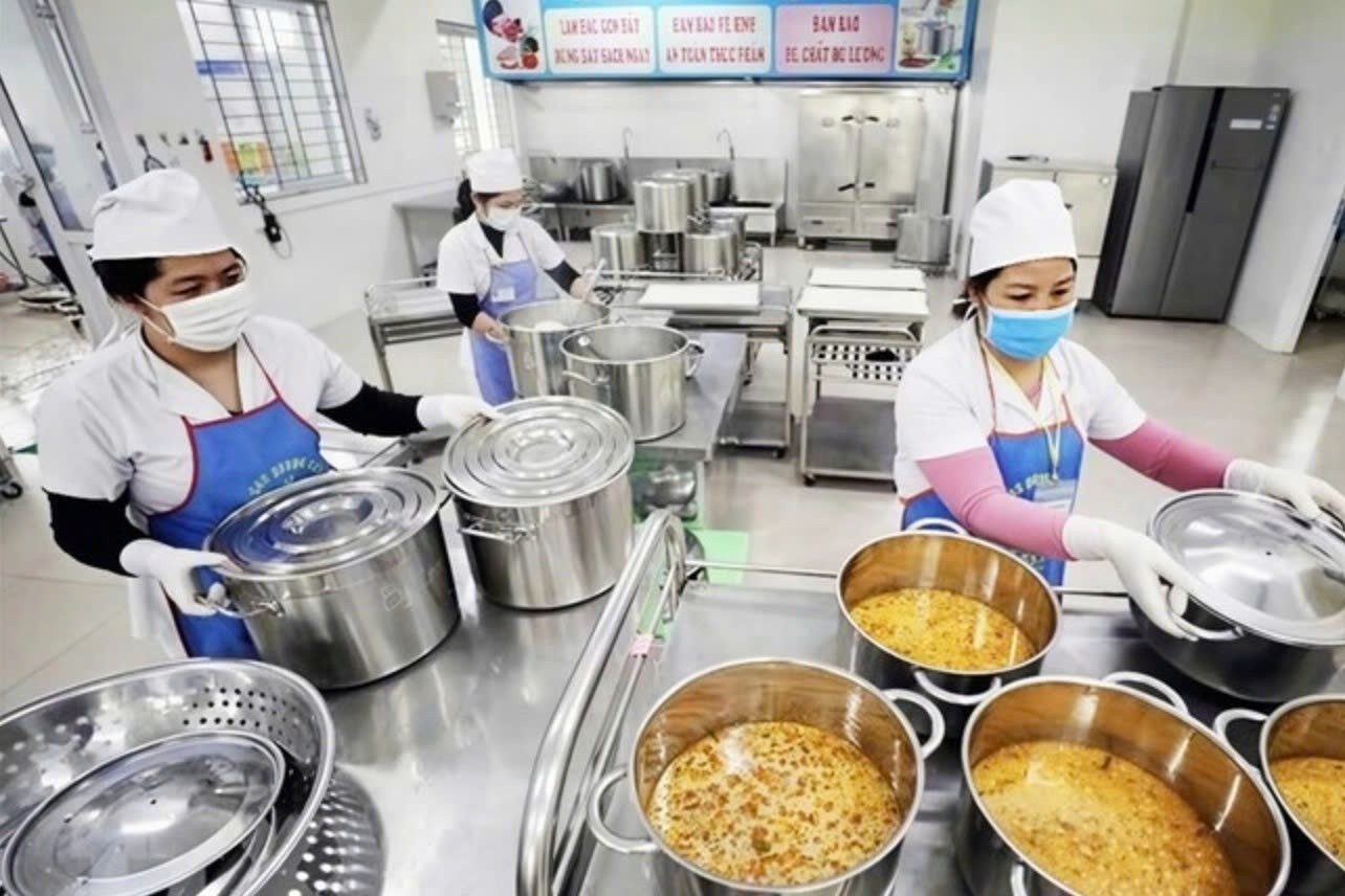 Bac Ninh kiem tra toan bo bep an tap the sau vu 300 tan lon ban hinh anh