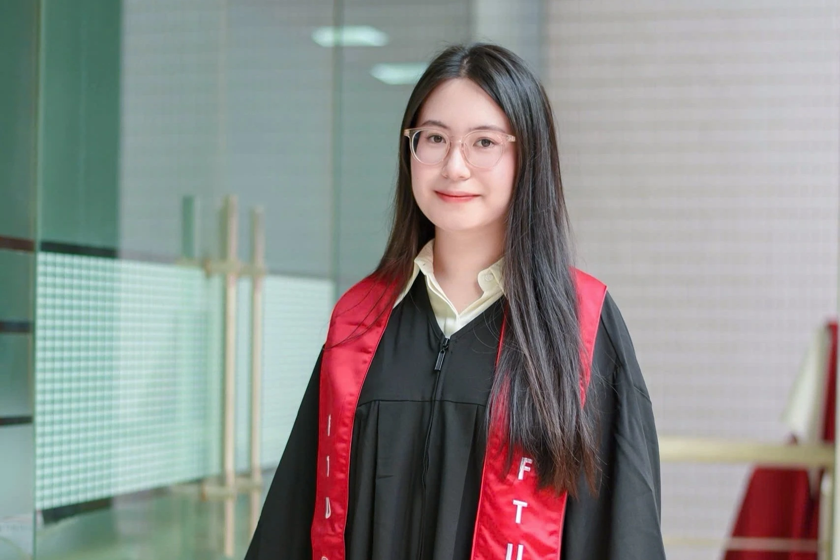 Nu sinh Gia Lai dan dau dot tot nghiep som cua DH Ngoai thuong hinh anh