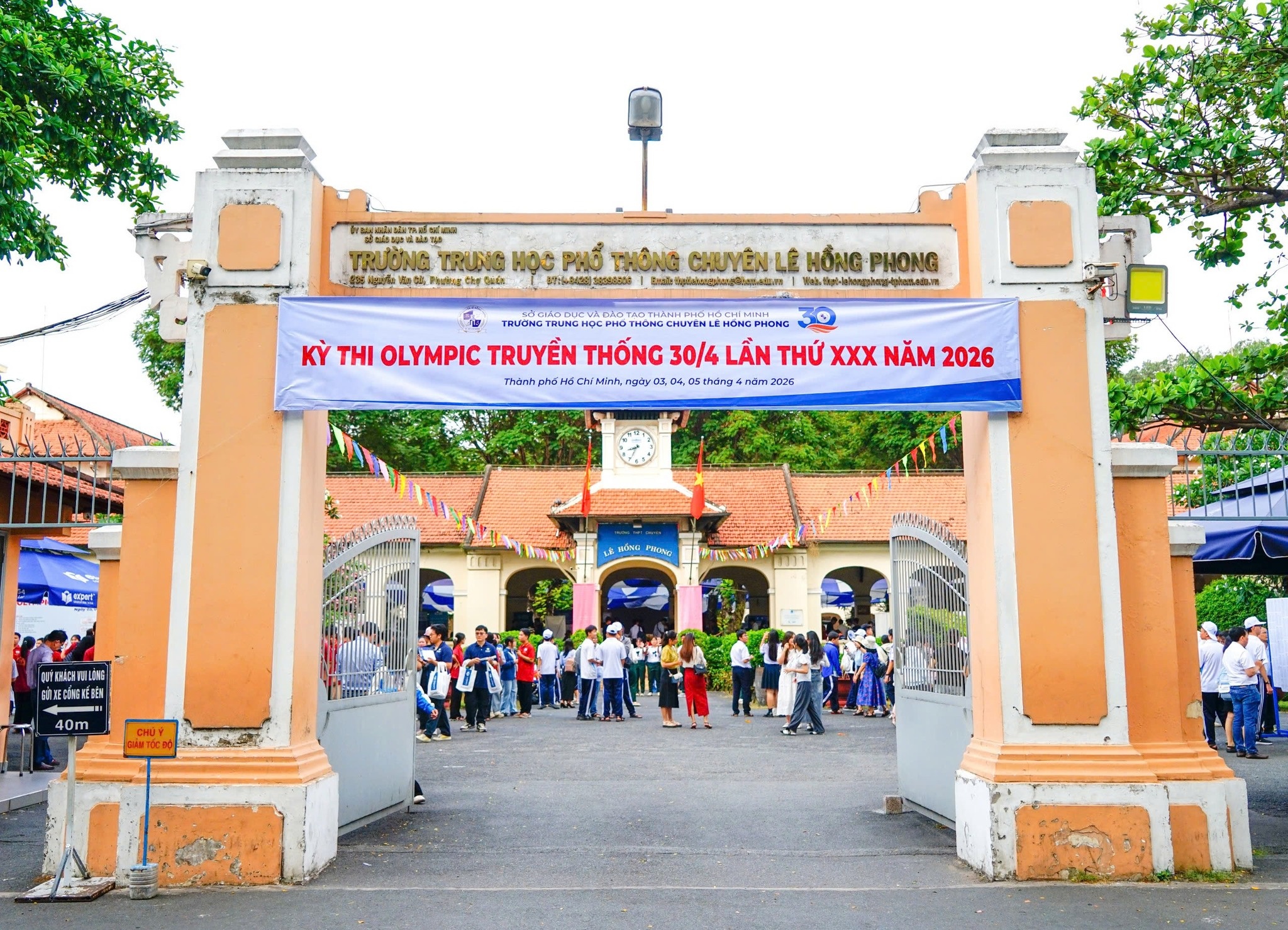 Ky thi do truong chuyen o TP.HCM to chuc xac lap ky luc Viet Nam hinh anh