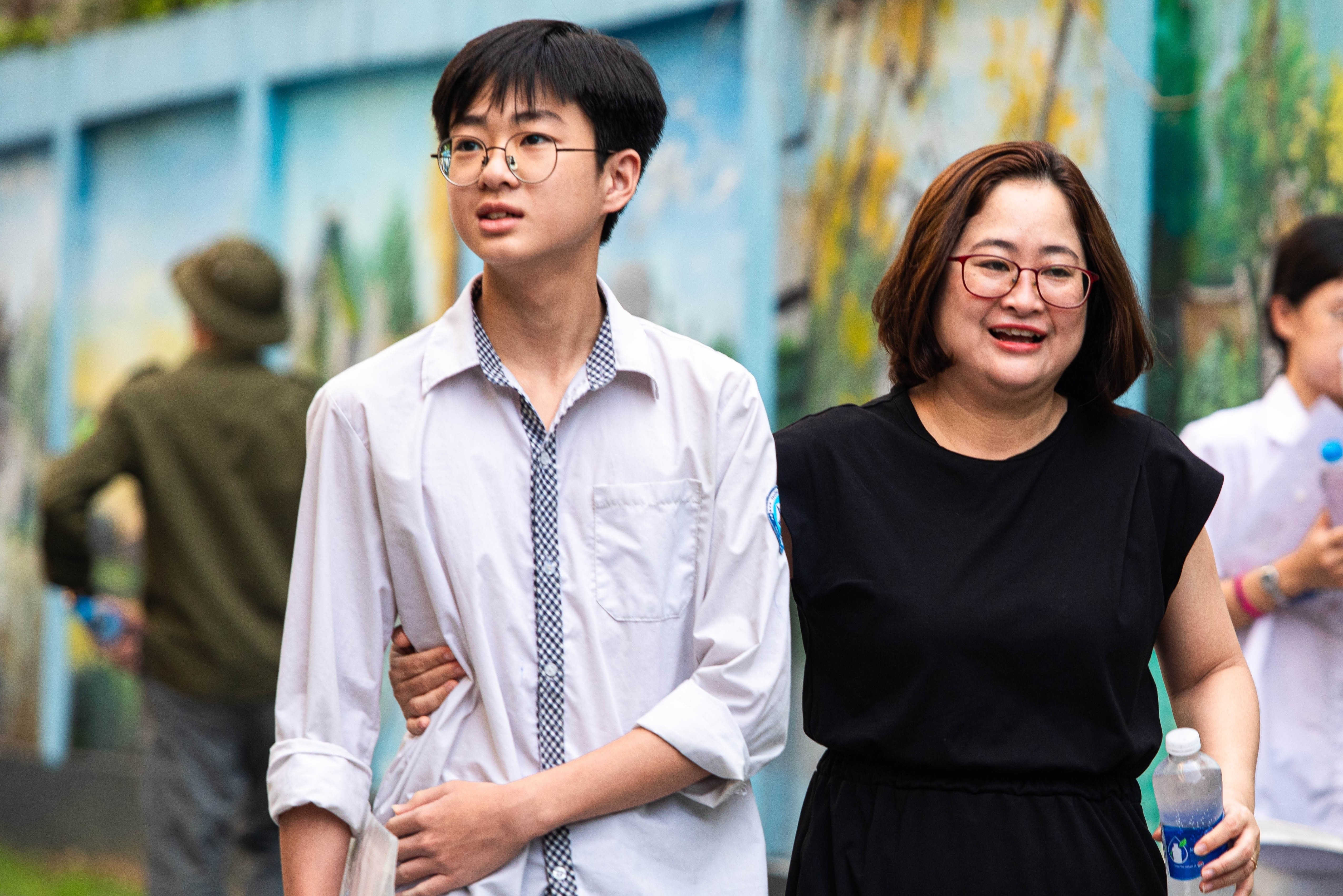 Top truong THPT o Ha Noi co ty le choi cao nhat nam qua hinh anh