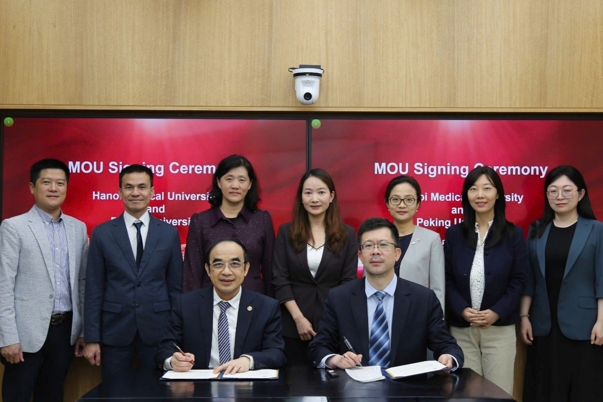 Loat dai hoc top dau Viet Nam hop tac voi Thanh Hoa, Bac Dai hinh anh