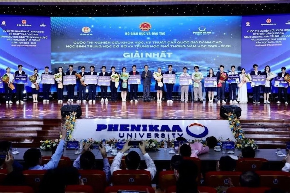 Lum xum thi KHKT: Tu san choi sang tao den 'cuoc dua thanh tich' hinh anh