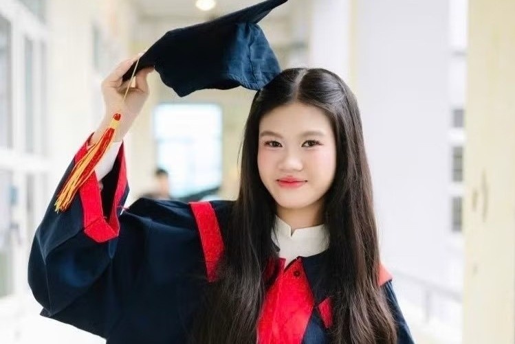 Nhung dem mat dien thap nen hoc bai cua nu sinh top 1% SAT the gioi hinh anh