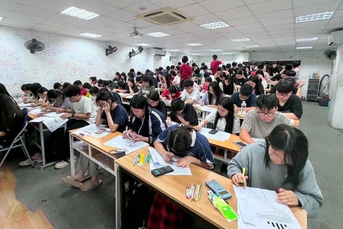 Chi ca chuc trieu moi thang cho 'cuoc dua' vao lop 10 cong lap hinh anh