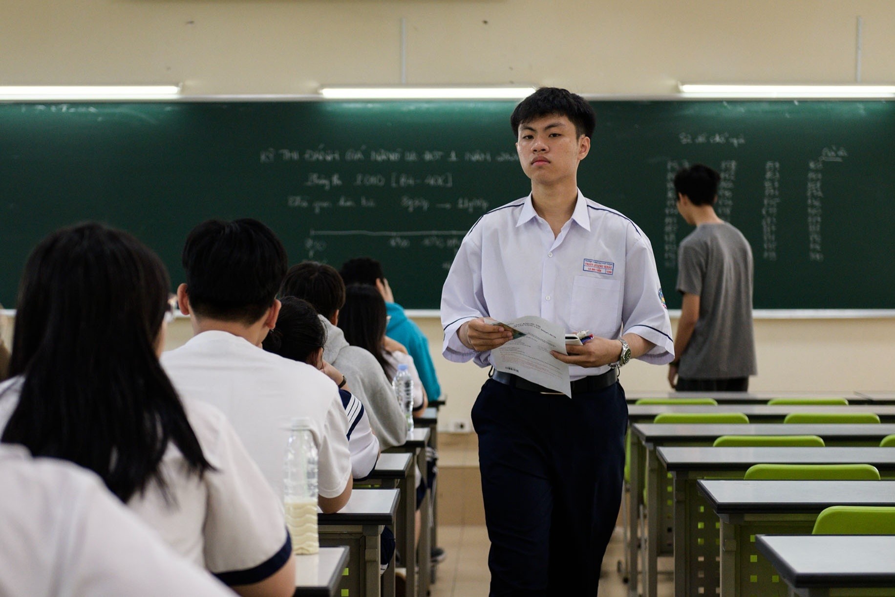 Bo truong GD&DT duoc trao quyen giai the truong dai hoc hinh anh