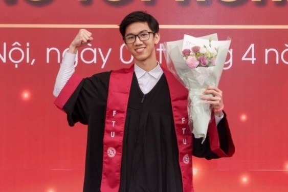 Nam sinh Ngoai thuong tot nghiep xuat sac, don dau 'giao diem' Kinh te va AI hinh anh