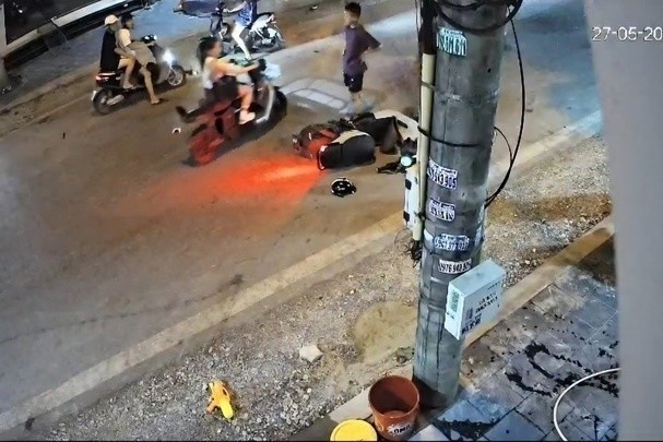 Xac minh vu nam sinh lop 8 bi nhom thieu nien truy duoi, hanh hung hinh anh