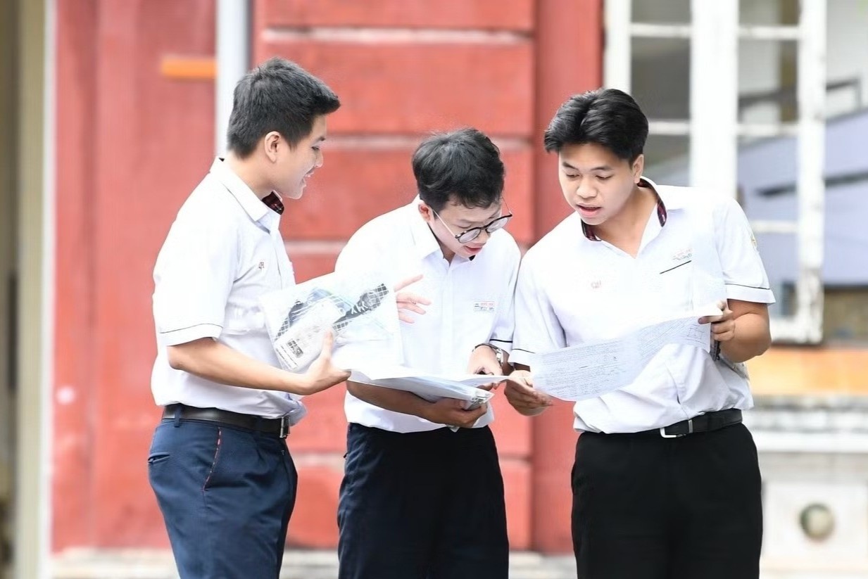 Thi tot nghiep THPT 2026: Luong thi sinh tang dot bien hinh anh