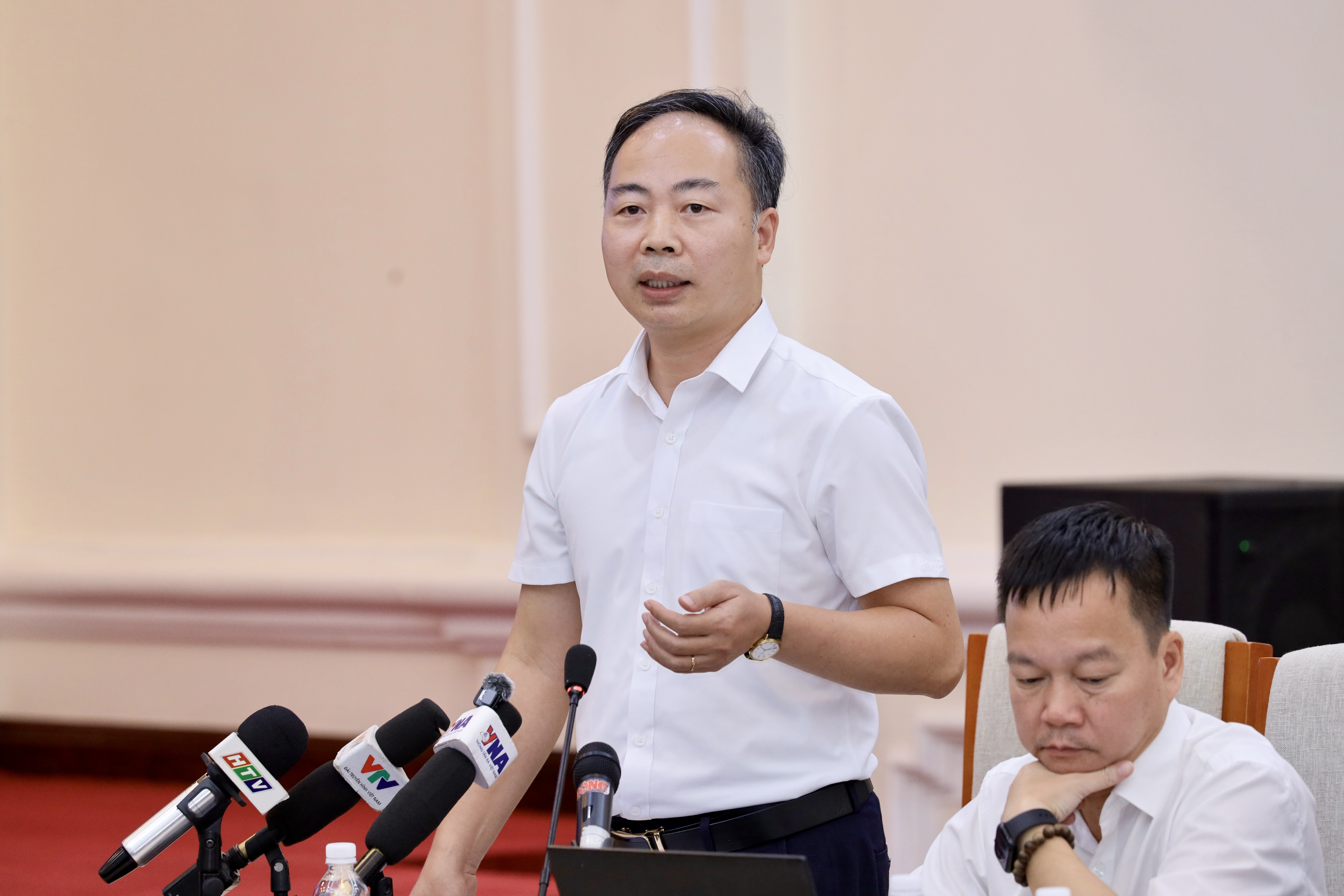 Bo GD&DT: 'Da tra tu dien khi dat cau hoi Steve Jobs Viet Nam' hinh anh