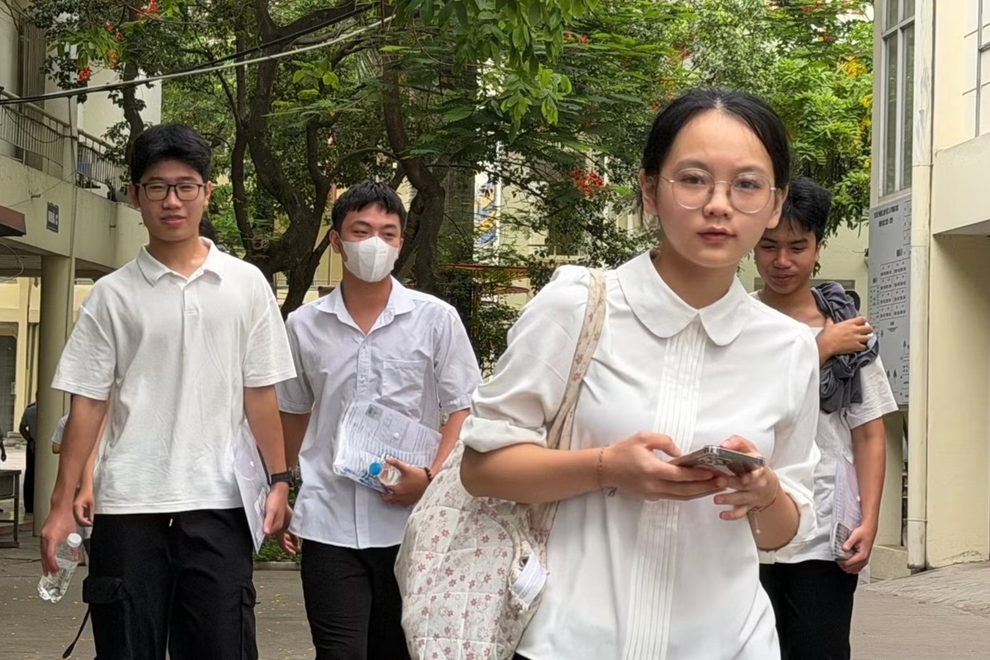 De Ngu van tot nghiep co vi pham nguyen tac cong bang va tin cay? hinh anh