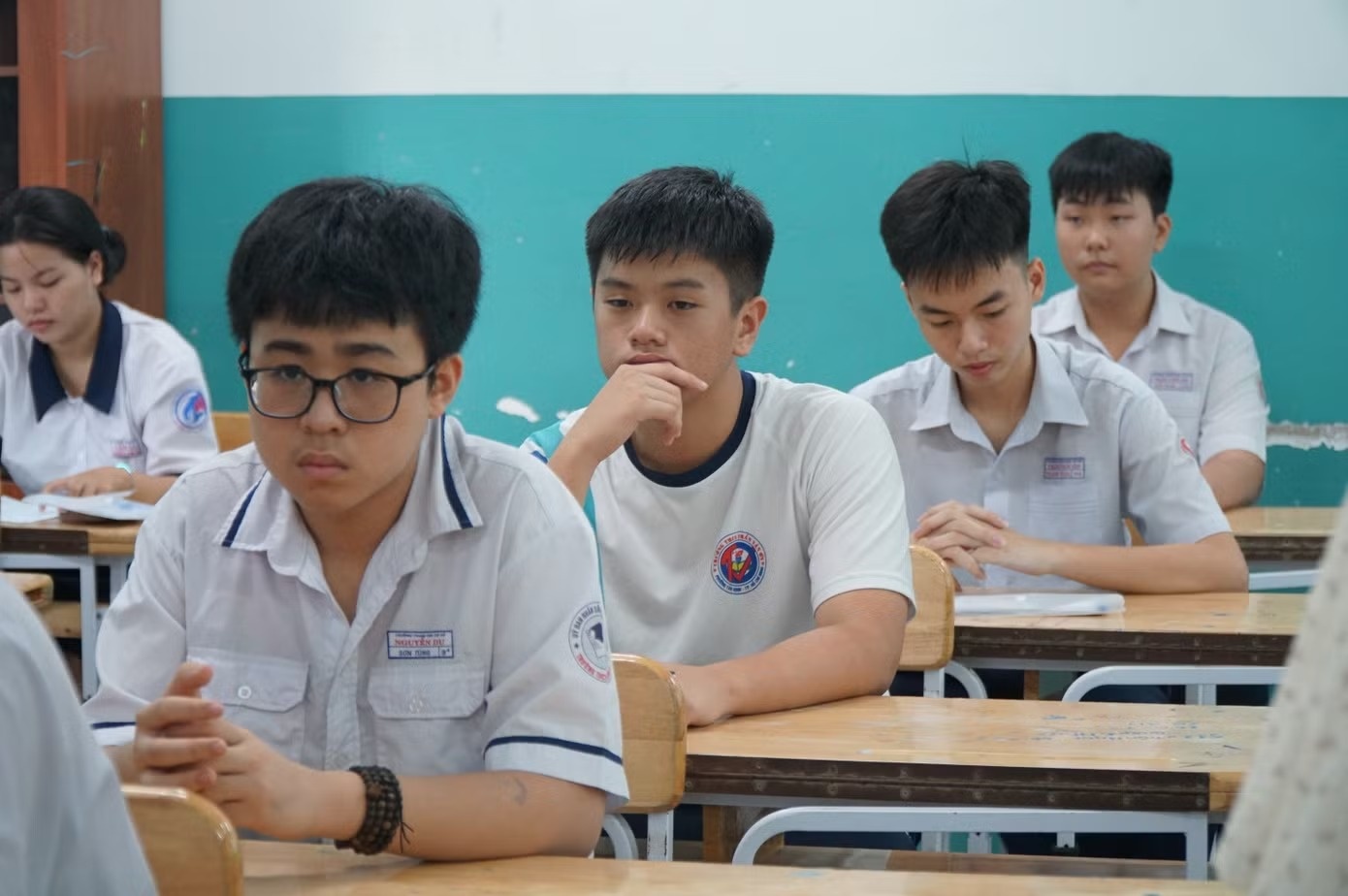 He lo nhieu bat ngo diem thi vao lop 10 o TP.HCM hinh anh