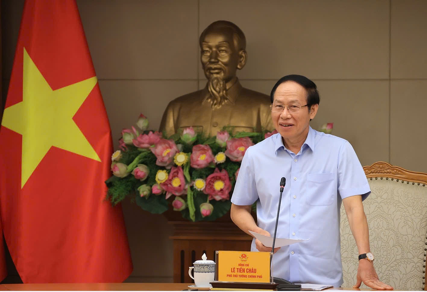 Sap cham dut van de lam thu, ep hoc them? hinh anh