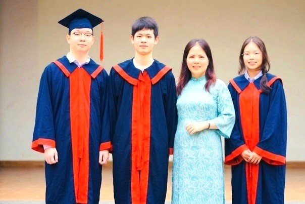 Lop hoc co 3 thu khoa lop 10, giao vien tiet lo diem chung bat ngo hinh anh