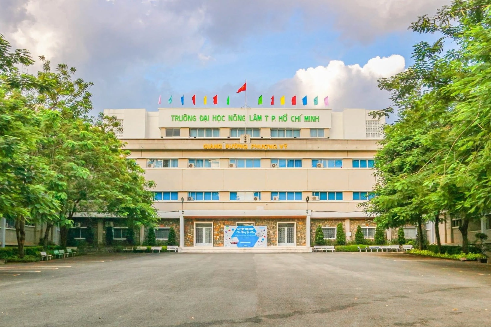 Truong dai hoc dau tien cong bo diem san hinh anh