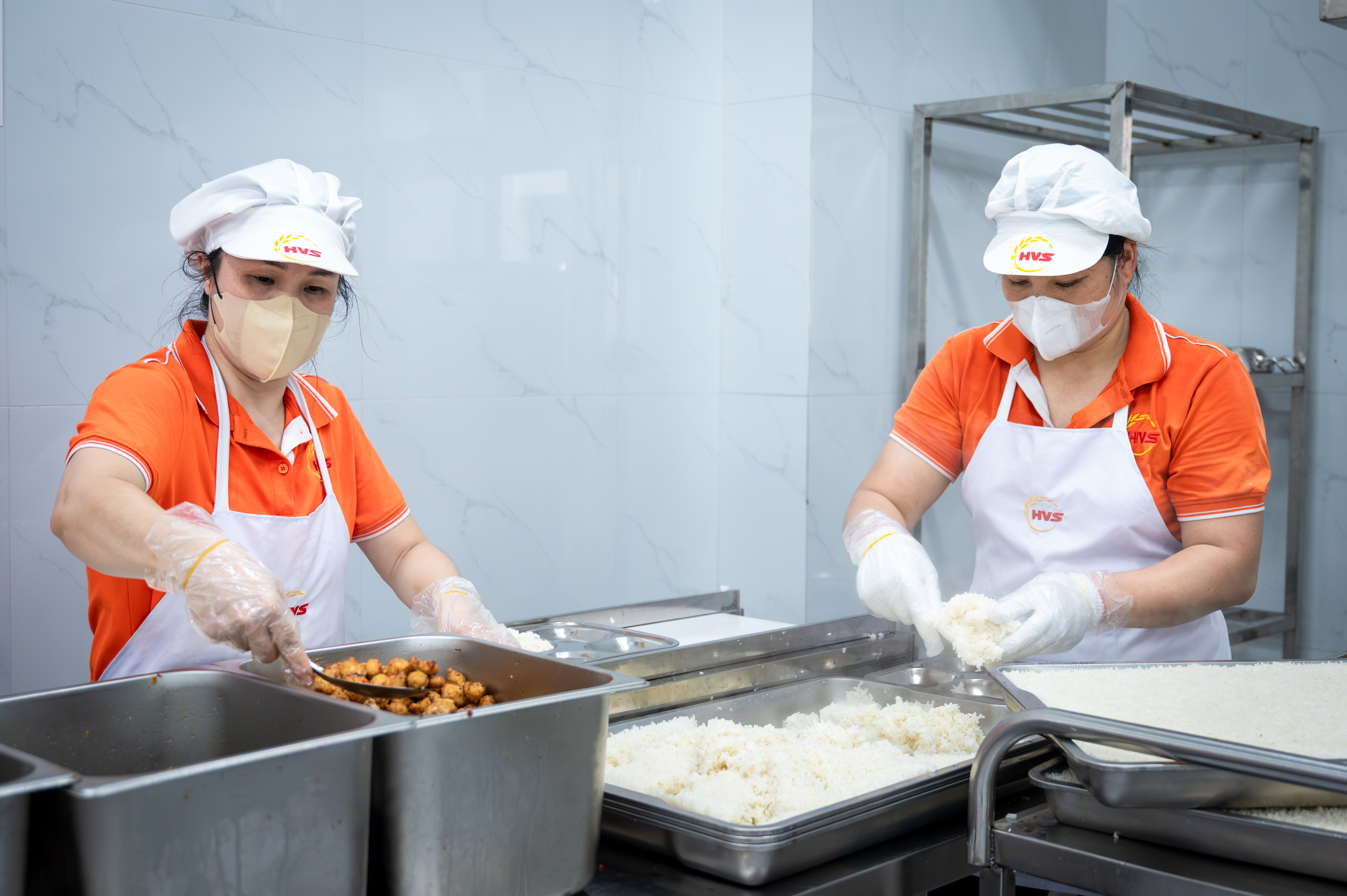 Ai chịu trách nhiệm khi bữa ăn bán trú có vấn đề?