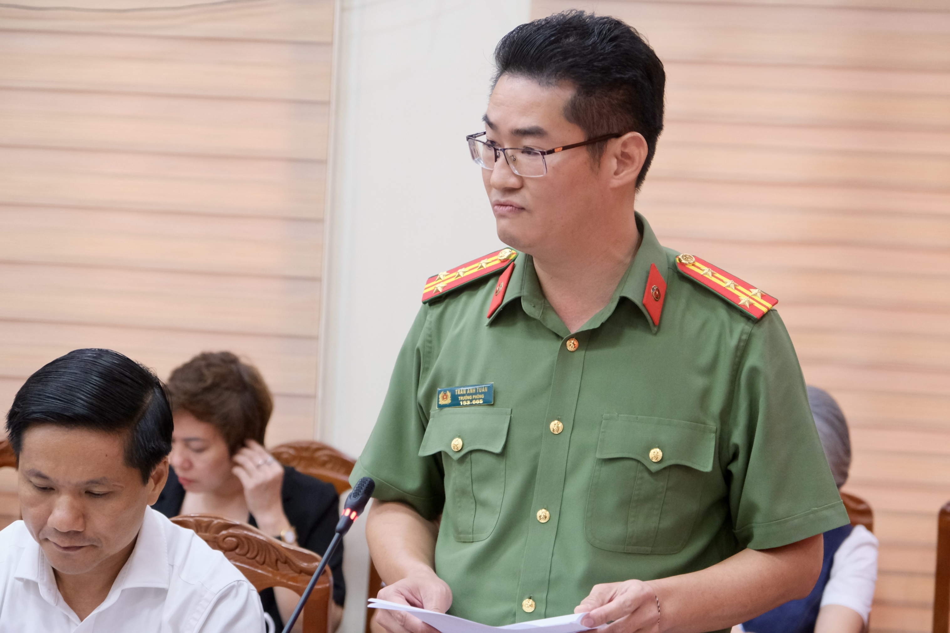 Khoi to mot hieu pho trong vu diem Toan bat thuong o Tuyen Quang hinh anh