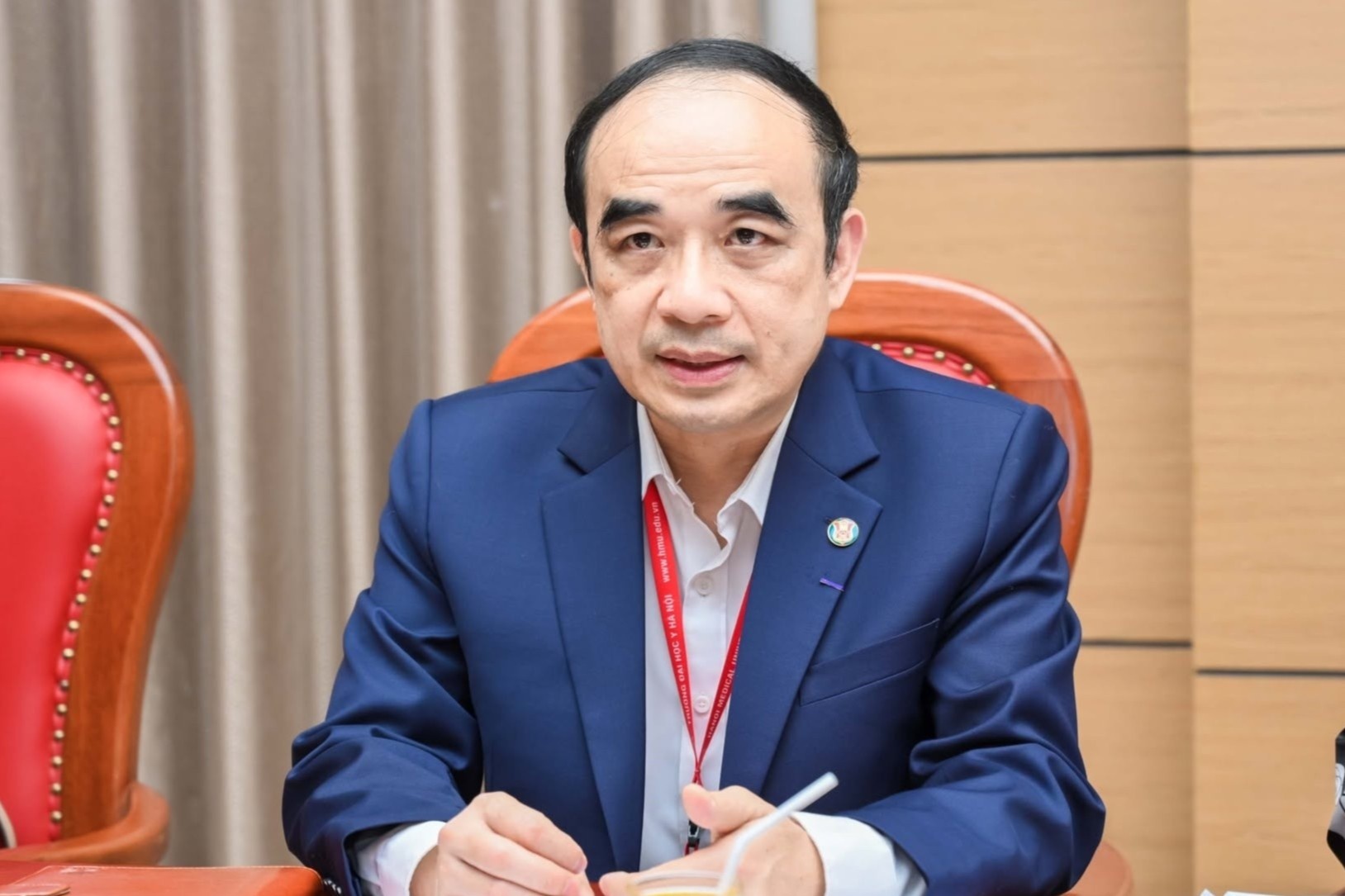 GS Nguyen Huu Tu giu chuc hieu truong Dai hoc Y Ha Noi hinh anh