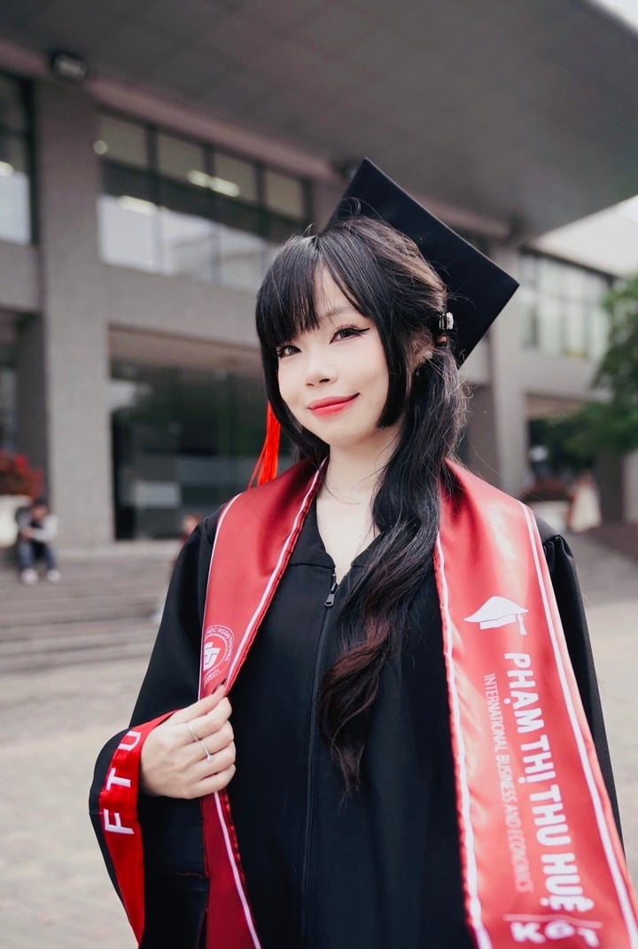 Nữ sinh Ngoại thương ảnh 3