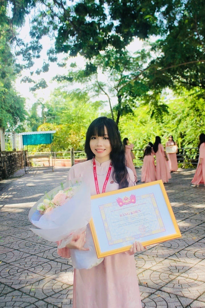 Nữ sinh Ngoại thương ảnh 9