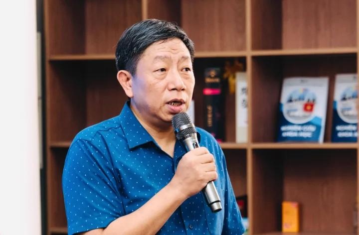 Người thầy biến căn nhà nhỏ thành 'xưởng sáng chế'