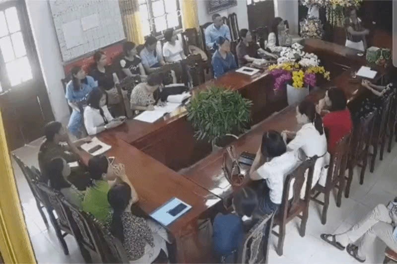 Xác minh vụ nữ hiệu trưởng đập bàn, ném cốc tại Ninh Bình