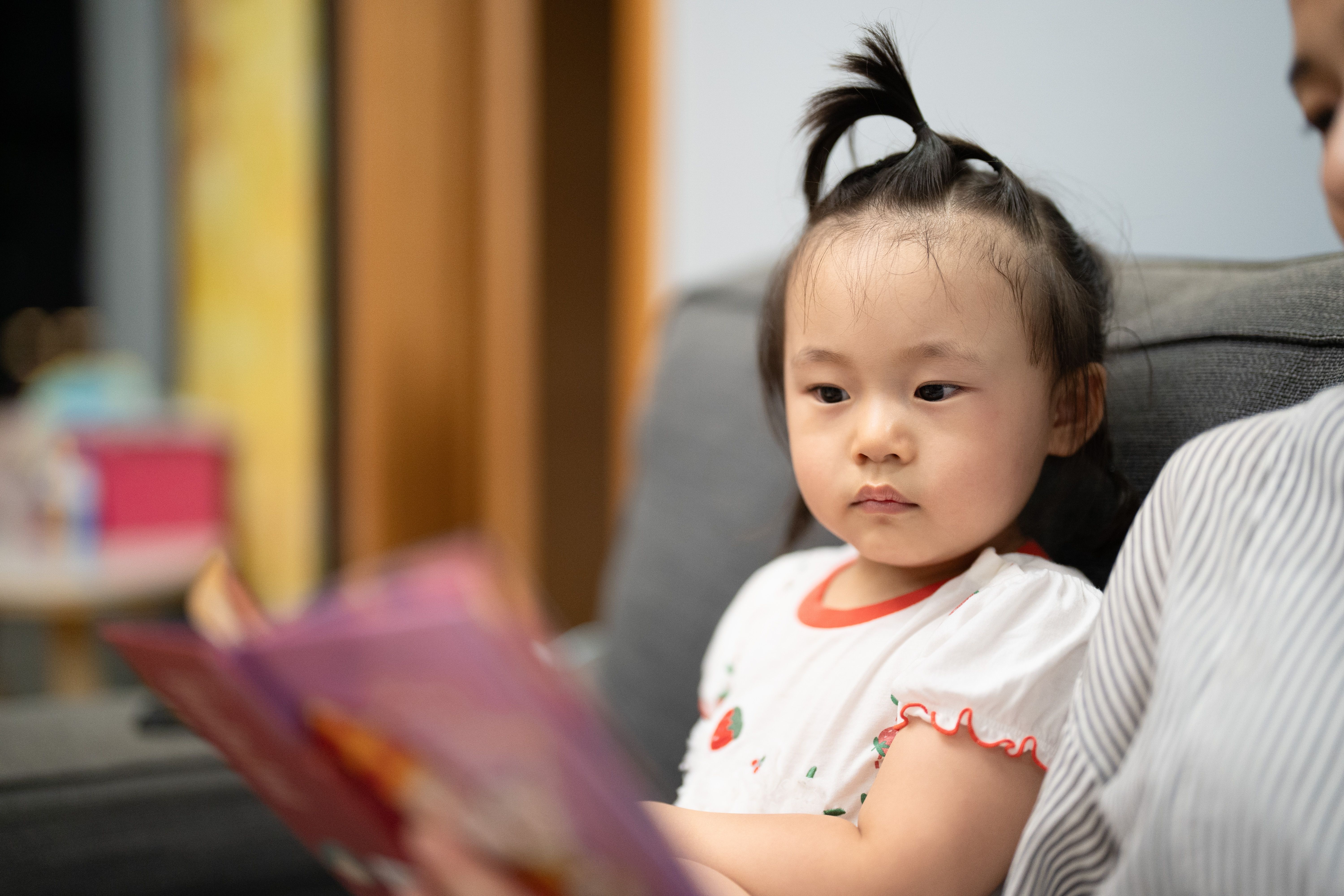 Điều gì xảy ra khi cha mẹ đọc sách cho con nghe?