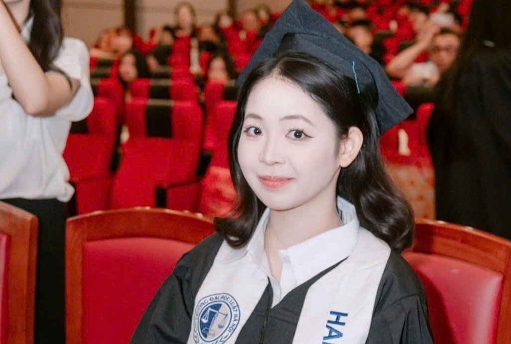 thủ khoa ảnh 1