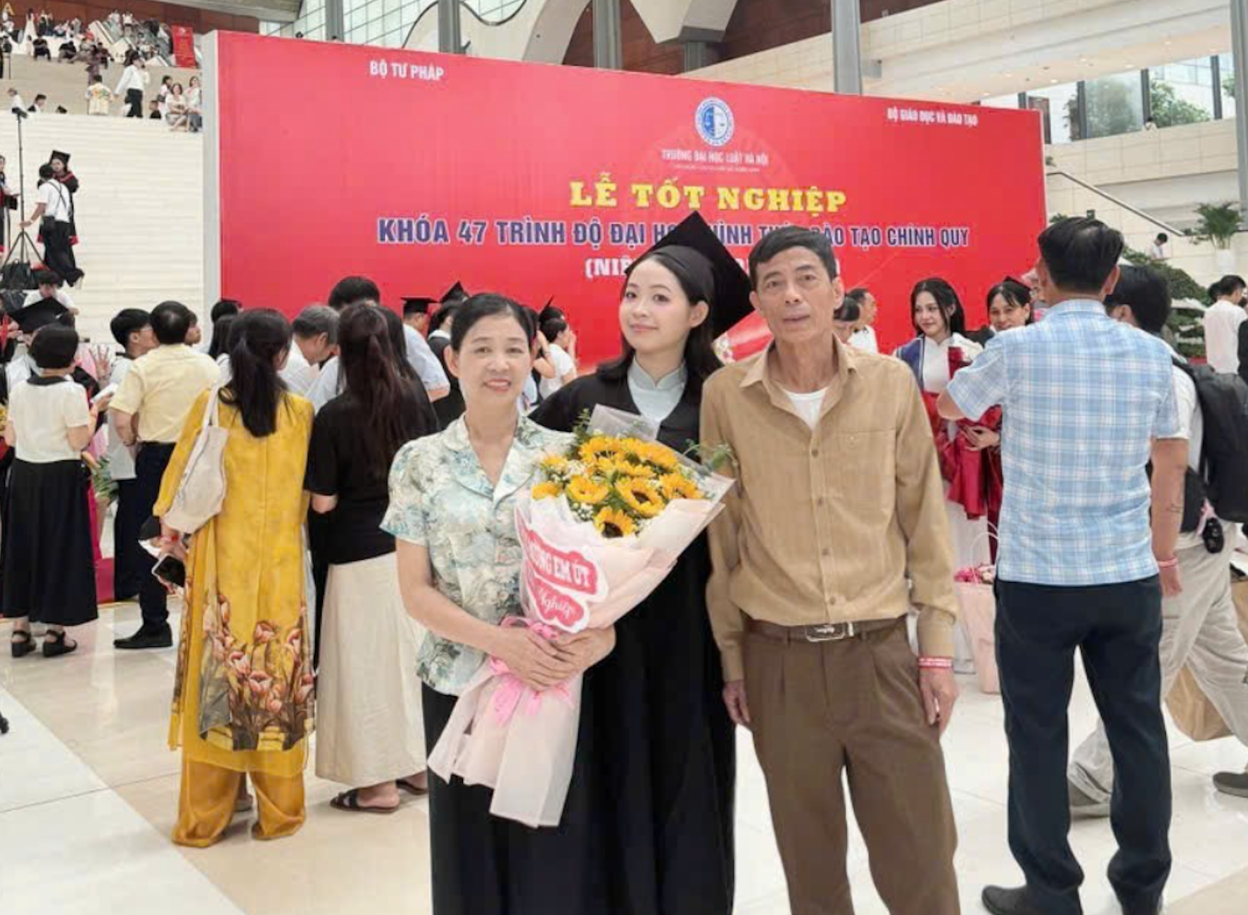 thủ khoa ảnh 2