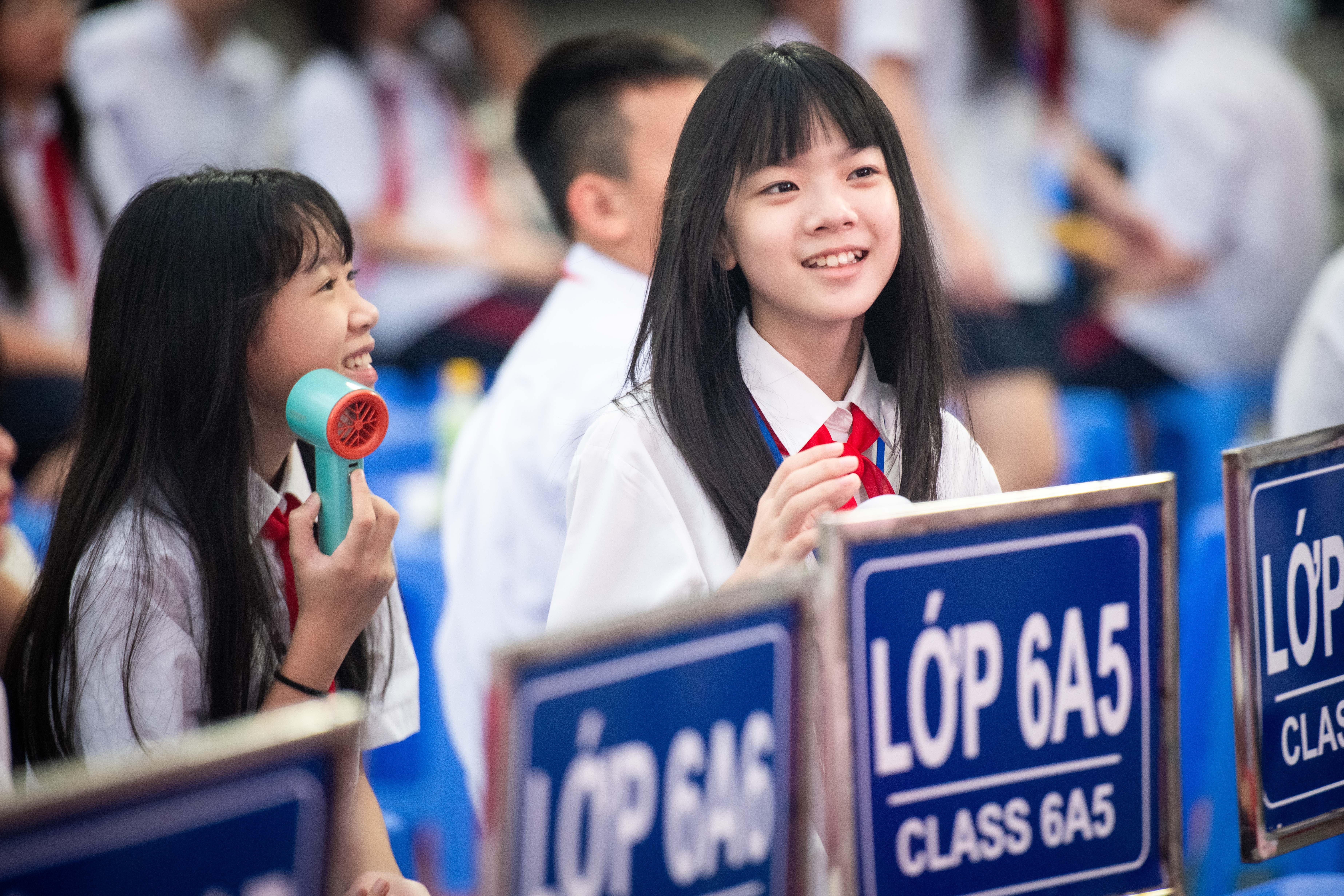 s&aacute;ch gi&aacute;o khoa ảnh 1