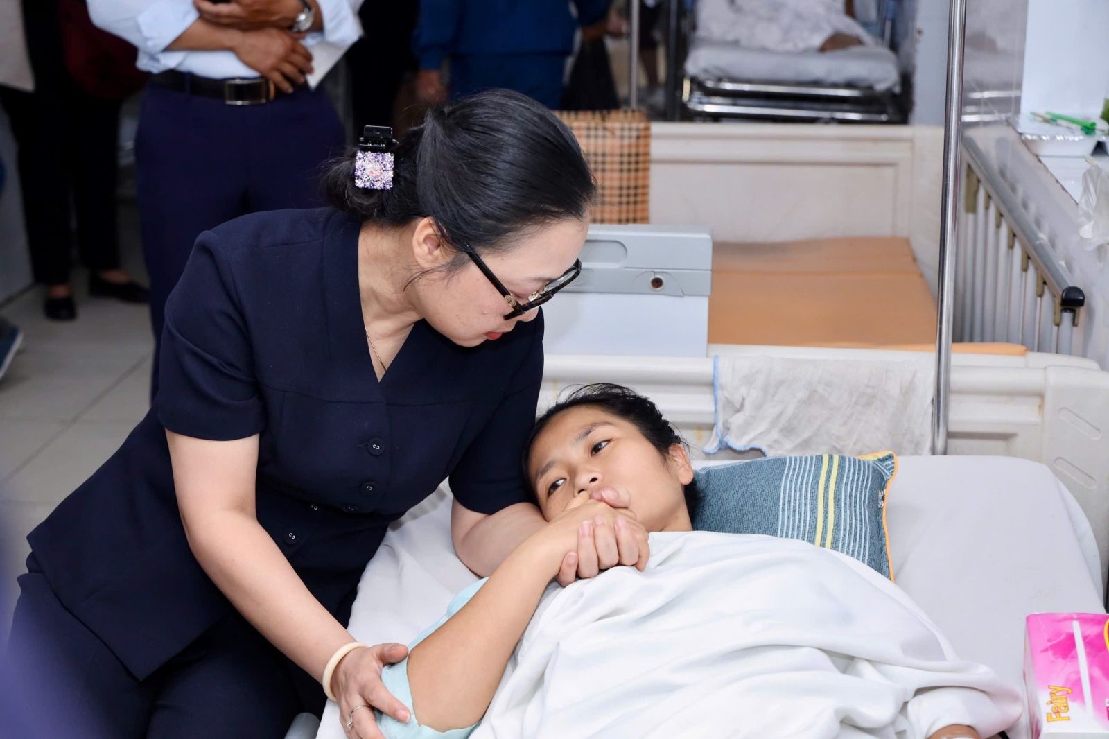 c&ocirc; gi&aacute;o ảnh 1