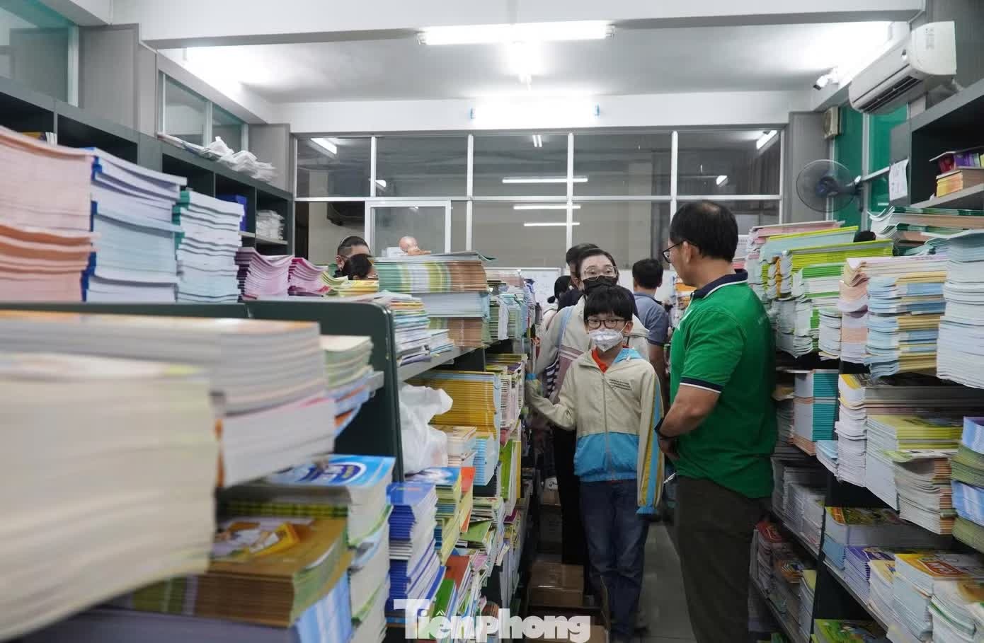 s&aacute;ch gi&aacute;o khoa ảnh 8
