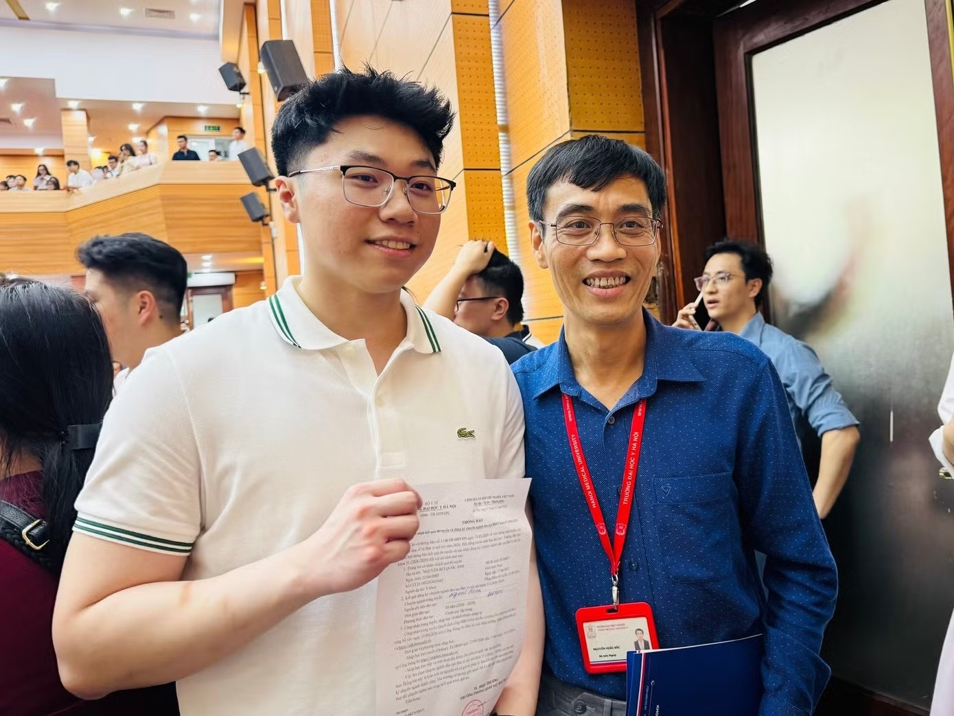 b&aacute;c sĩ nội tr&uacute; ảnh 2