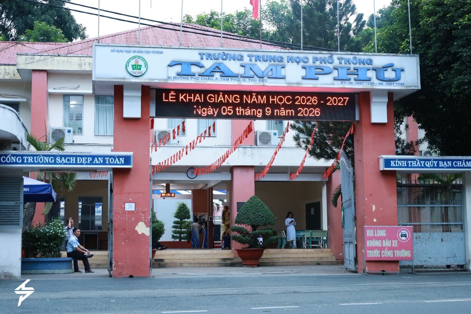 Bị tố vận động tài trợ cả tỷ đồng, lãnh trường học ở TP.HCM nói gì?