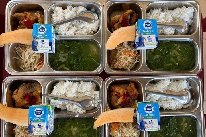 Huế yêu cầu xử nghiêm mọi hành vi cắt xén suất ăn của học sinh