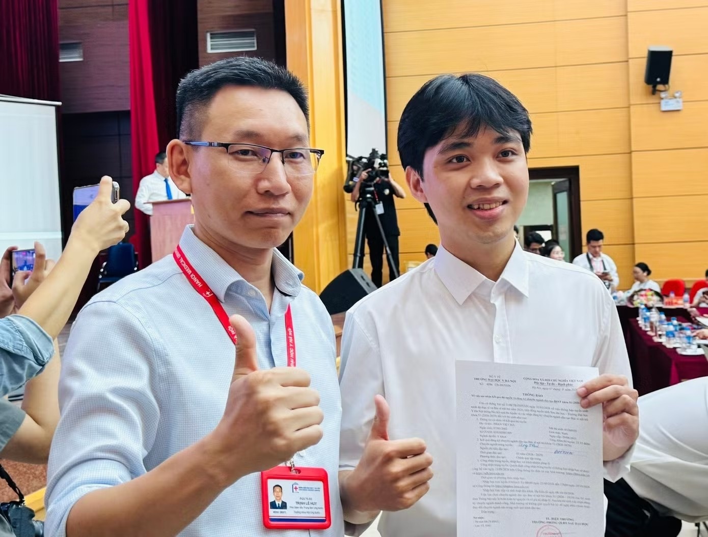 b&aacute;c sĩ ảnh 2