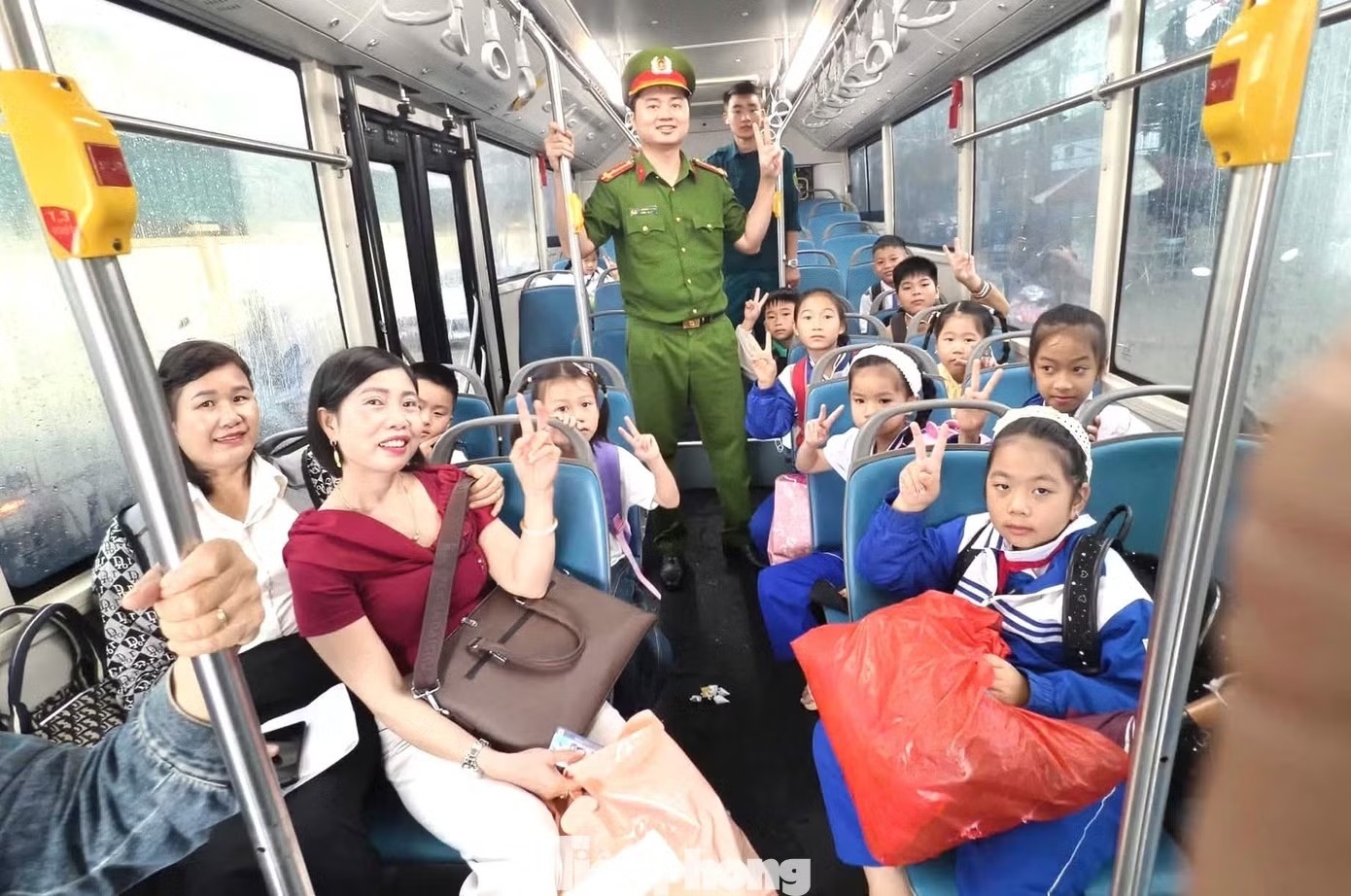 học sinh ảnh 2