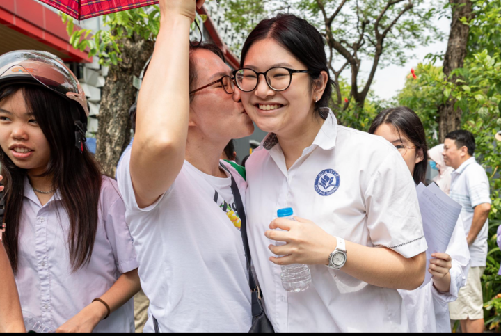 lớp 10 ảnh 3