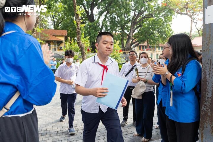 Thi lớp 10 '2 hay 3 môn': Đừng nhầm tuyển sinh với đánh giá toàn diện