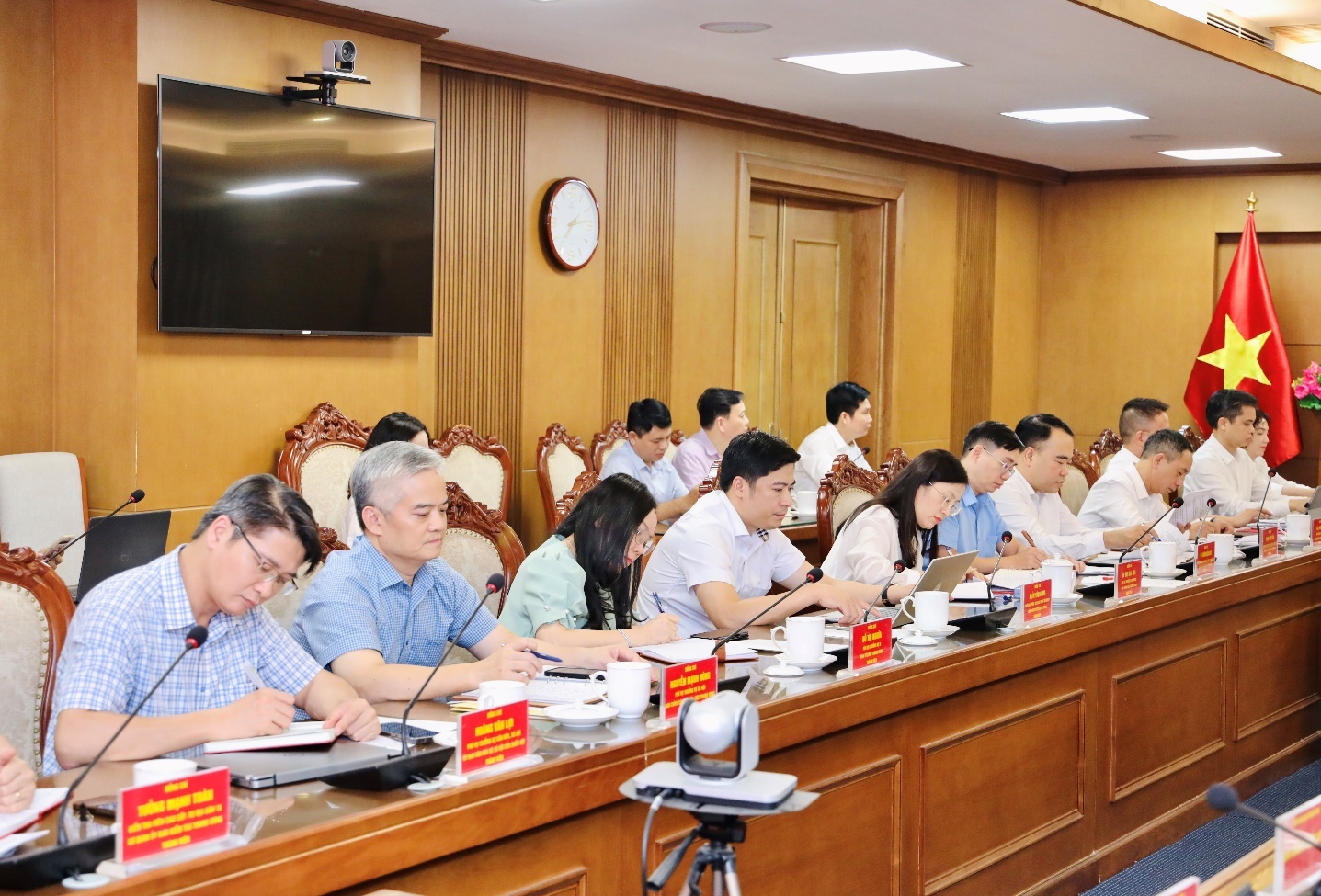 Ban B&iacute; thư ảnh 1