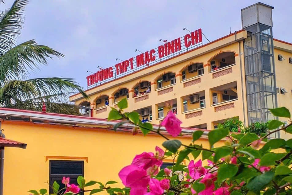 Xác minh clip học sinh có hành vi bạo lực với giáo viên